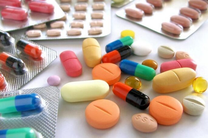 A prosztatagyulladás kezelése nem teljes antibiotikumok és egyéb gyógyszerek szedése nélkül